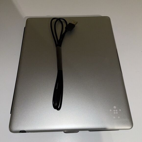 Belkin F5L151 Wireless Ultimate Keyboard Case For iPad 4th & 3rd Gen & iPad 2 - Picture 7 of 12
